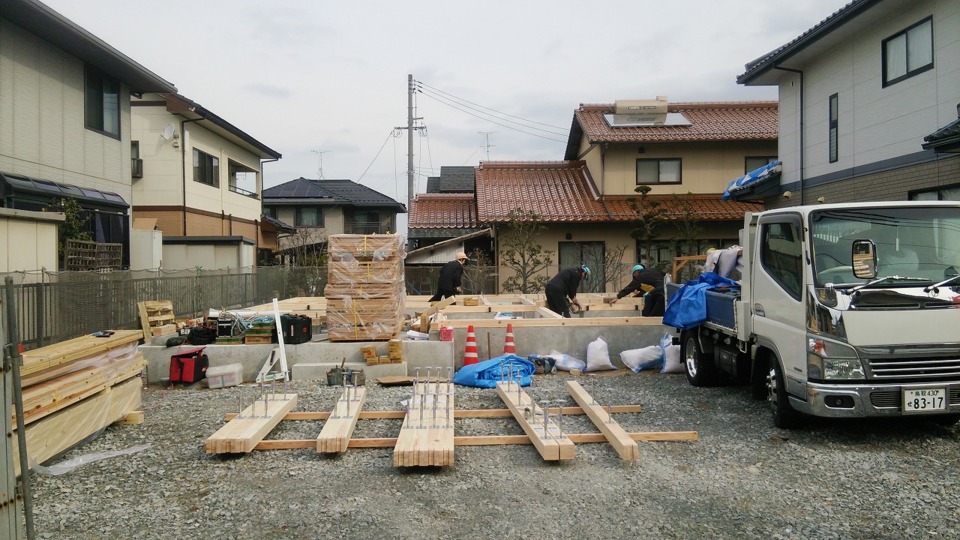 ☆大工工事　土台敷き☆